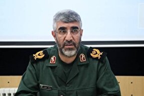 دشمنان به دنبال هویت‌زدایی انقلاب هستند