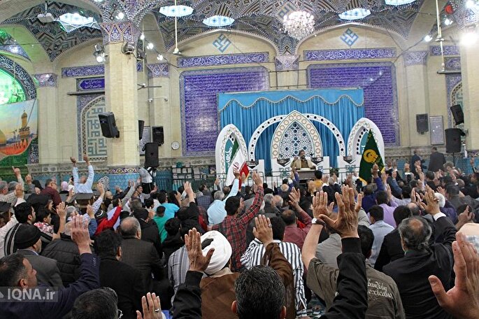 مراسم تحویل سال در امامزاده سید جعفر محمد(ع) یزد برگزار شد + عکس