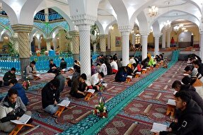 عکس | محفل انس با قرآن دانش‌آموزی در سنندج