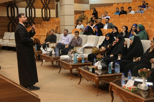 برگزاری کارگاه قرآن‌تراپی در حاشیه جشنواره ملی قرآن دانشجویان +  عکس