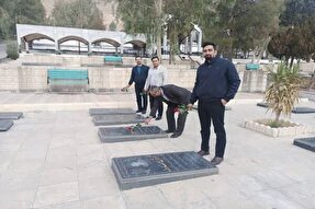 مسئولان سوادآموزی لرستان به مقام شامخ شهدا ادای احترام کردند
