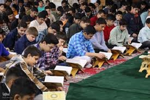 محفل دانش‌آموزی انس با قرآن