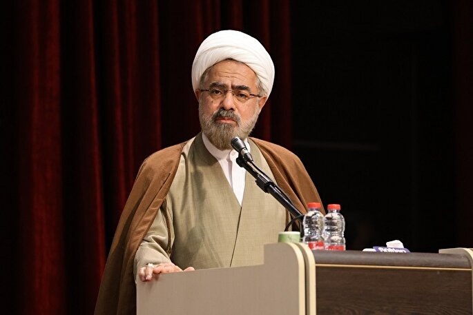 مکتب صحیفه سجادیه راهکار عملی برای حل چالش‌های جامعه ارائه می‌دهد