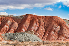 کوه‌های رنگی ماهنشان