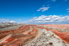 کوه‌های رنگی ماهنشان