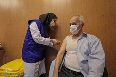 تزریق واکسن کنژوگه به داوطلبان در زنجان