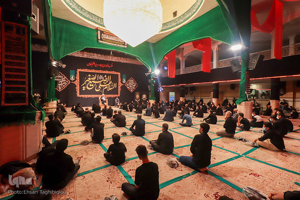 عزاداری شب هشتم محرم در حسینیه اعظم زنجان‎‎