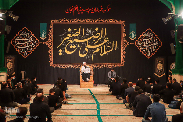 عزاداری شب هشتم محرم در حسینیه اعظم زنجان‎‎