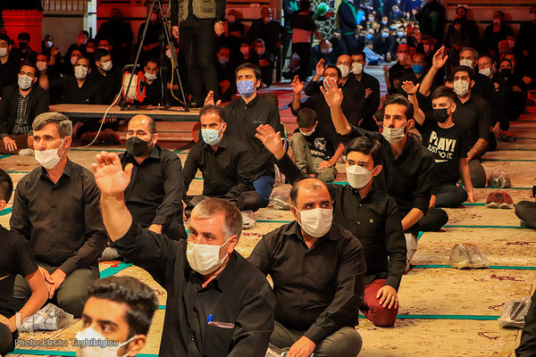 عزاداری شب هشتم محرم در حسینیه اعظم زنجان‎‎