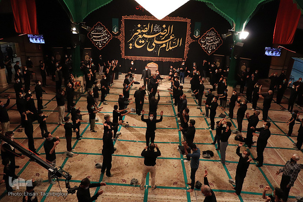 عزاداری شب هشتم محرم در حسینیه اعظم زنجان‎‎