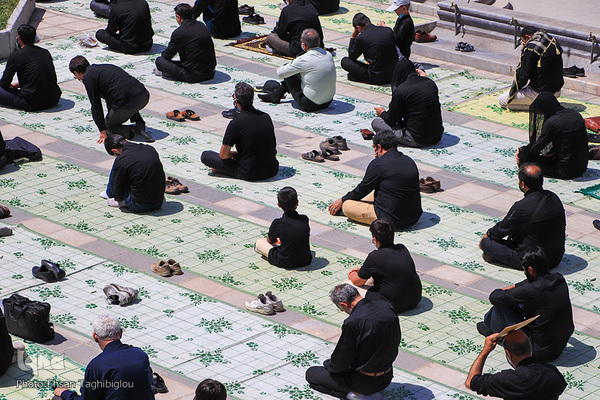 اقامه نماز ظهر عاشورا در زنجان