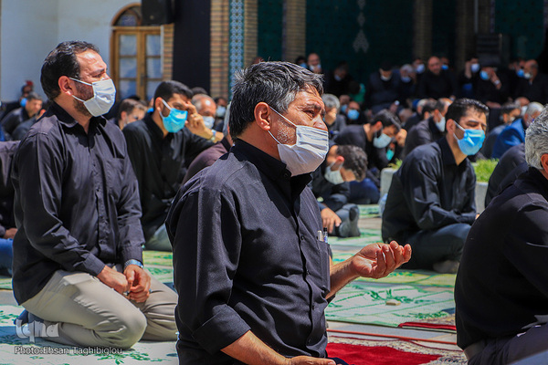 اقامه نماز ظهر عاشورا در زنجان