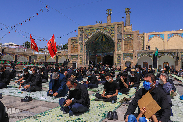 اقامه نماز ظهر عاشورا در زنجان