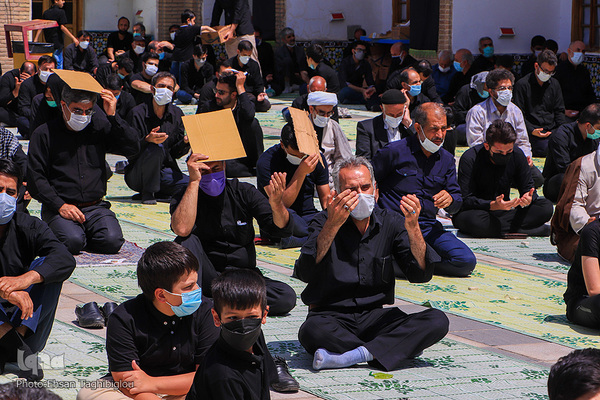 اقامه نماز ظهر عاشورا در زنجان