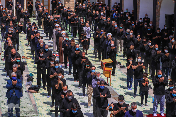 اقامه نماز ظهر عاشورا در زنجان