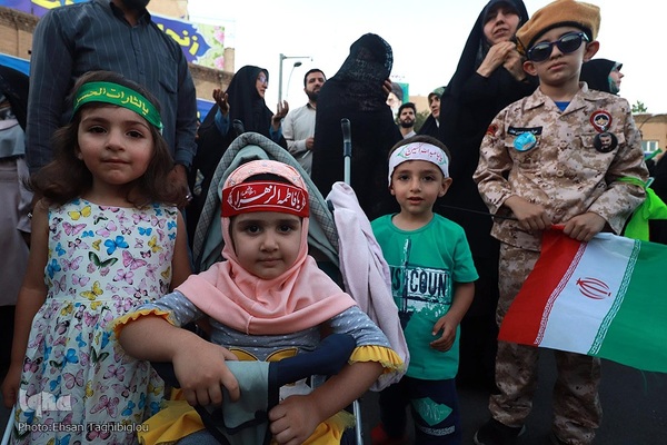 اجتماع عظیم «سلام فرمانده» مردم مومن و ولایت‌مدار زنجان در میدان انقلاب