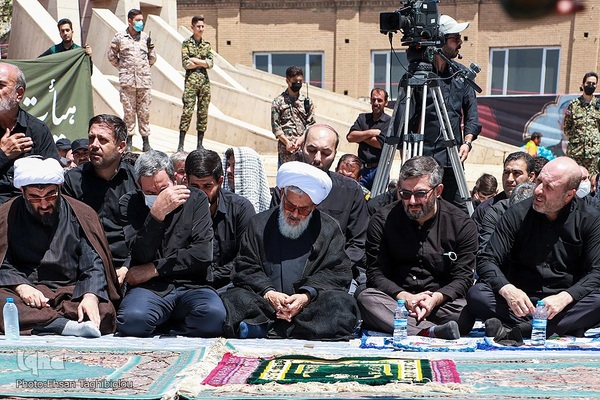 حسینیه ایران؛ نماز ظهر عاشورا در زنجان‎‎