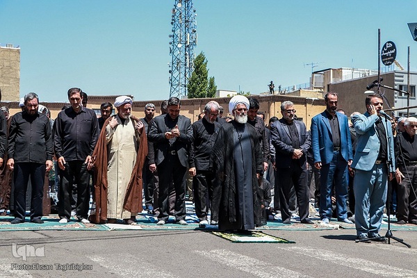 حسینیه ایران؛ نماز ظهر عاشورا در زنجان‎‎