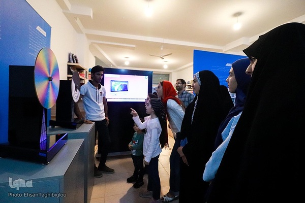 نمایشگاه سیار علوم و فناوری در زنجان