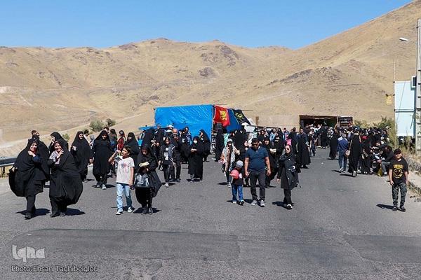 آیین پیاده‌روی جاماندگان اربعین حسینی در زنجان