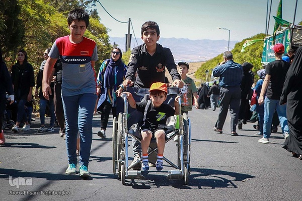 آیین پیاده‌روی جاماندگان اربعین حسینی در زنجان