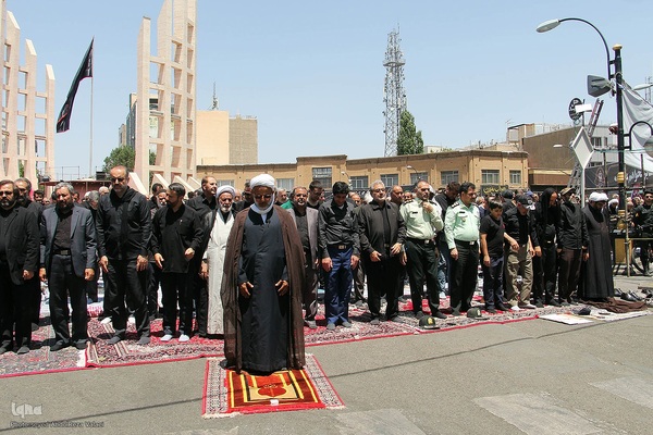 اقامه نماز ظهر عاشورا در زنجان