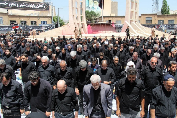 اقامه نماز ظهر عاشورا در زنجان