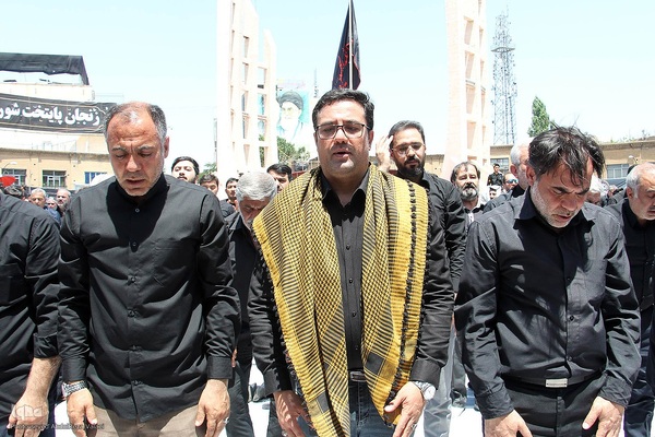 اقامه نماز ظهر عاشورا در زنجان