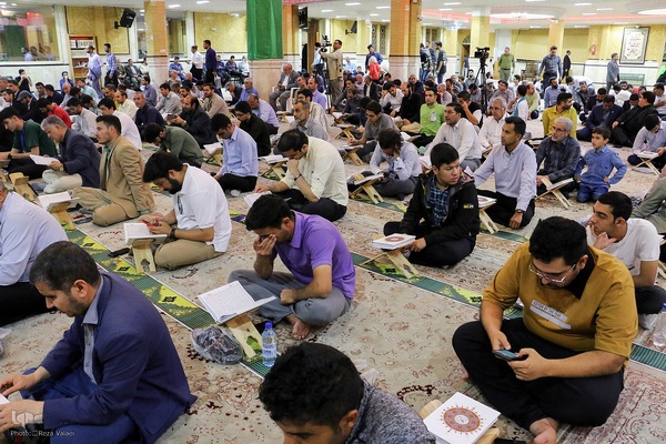 محفل بزرگ انس با قرآن در حسینیه اعظم زنجان
