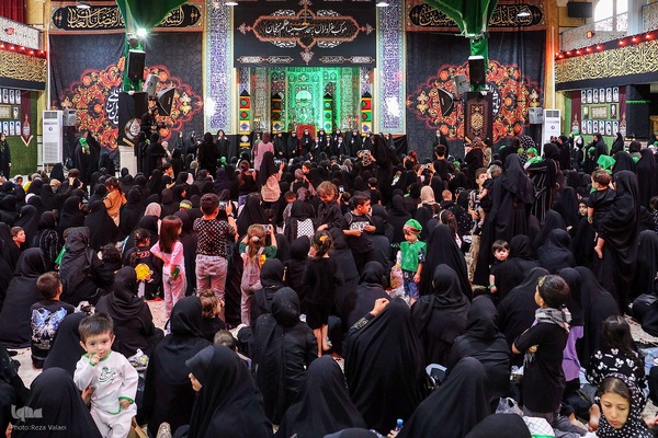 مراسم شیرخارگان حسینی در حسینیه اعظم زنجان