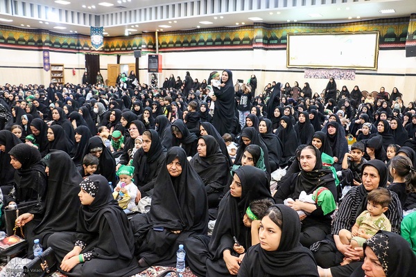 مراسم شیرخارگان حسینی در حسینیه اعظم زنجان