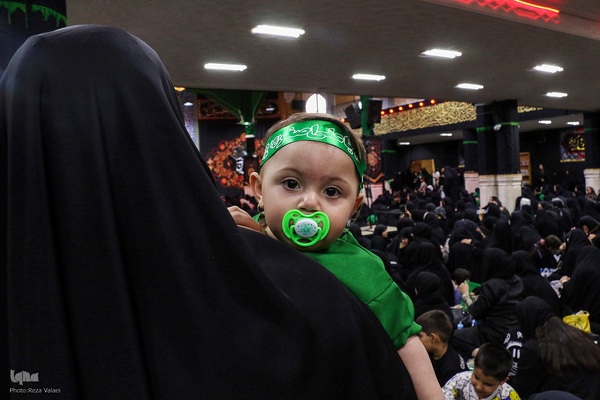 مراسم شیرخارگان حسینی در حسینیه اعظم زنجان