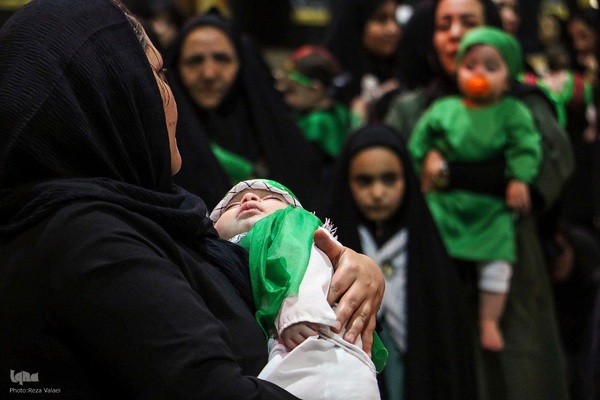 مراسم شیرخارگان حسینی در حسینیه اعظم زنجان