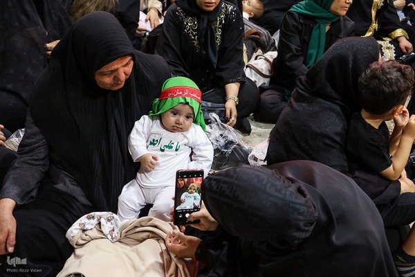 مراسم شیرخارگان حسینی در حسینیه اعظم زنجان