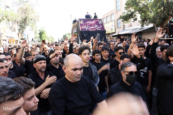 اجتماع بزرگ عزاداران در دسته حسینیه اعظم زنجان