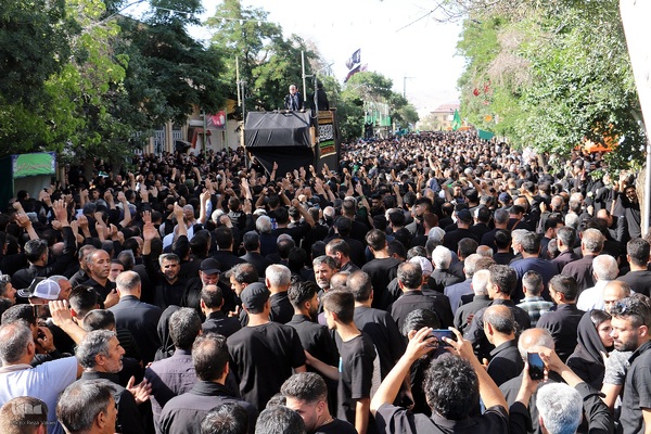 اجتماع بزرگ عزاداران در دسته حسینیه اعظم زنجان