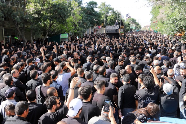 اجتماع بزرگ عزاداران در دسته حسینیه اعظم زنجان