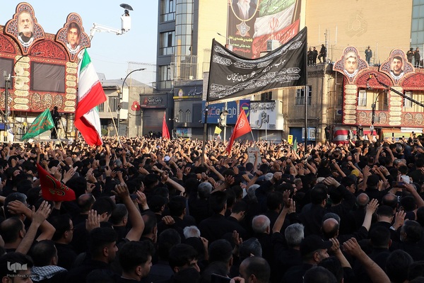 اجتماع بزرگ عزاداران در دسته حسینیه اعظم زنجان