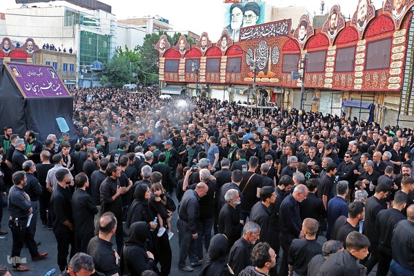 اجتماع بزرگ عزاداران در دسته حسینیه اعظم زنجان