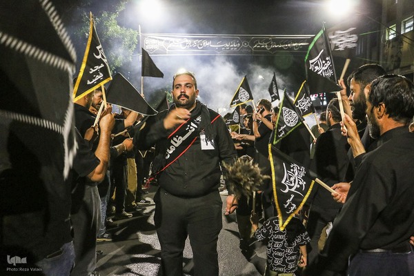 دسته عزاداری هیئت فاطمیون زنجان در شب عاشورا