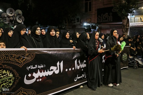 دسته عزاداری هیئت فاطمیون زنجان در شب عاشورا