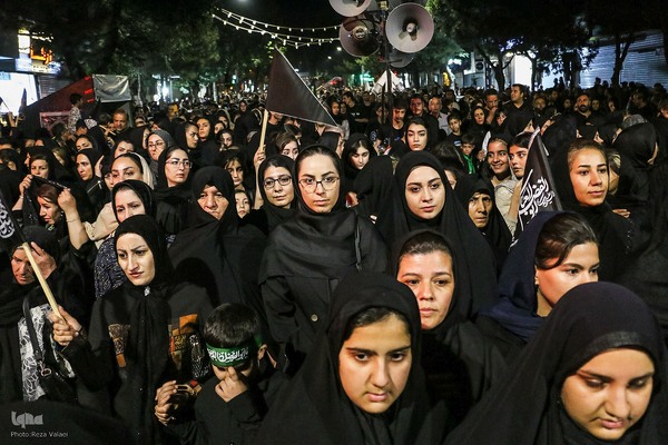 دسته عزاداری هیئت فاطمیون زنجان در شب عاشورا