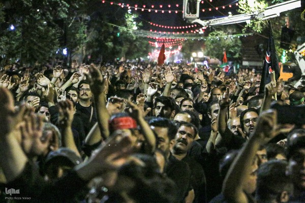 دسته عزاداری هیئت فاطمیون زنجان در شب عاشورا