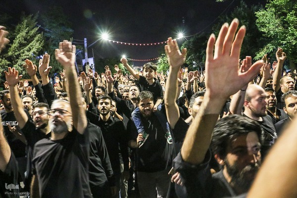دسته عزاداری هیئت فاطمیون زنجان در شب عاشورا