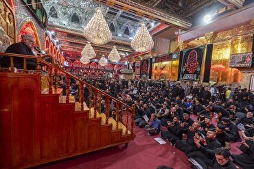 हज़रत अब्बास (अ.स.) के हरम में दुआए कुमैल पढ़े जाने का का माहौल + फ़ोटो