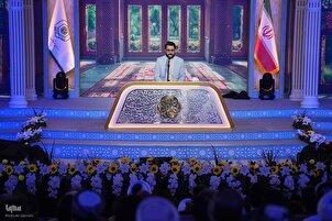 Larawan-Pelikula

Sa mga Larawan: Pasinaya ng Pambansang Kumpetisyon ng Quran sa Iran sa Sanandaj