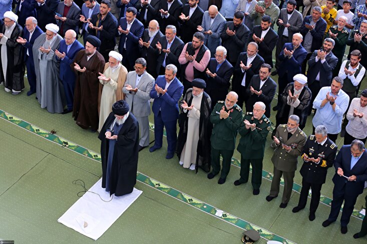 Ayatullah Khamenei aongoza Sala ya Idul-Fitr mjini Tehran