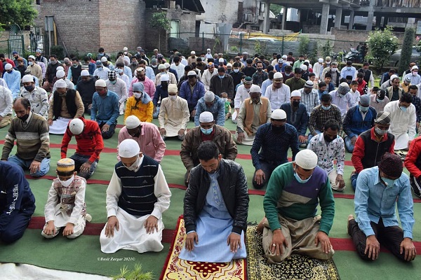 Keşmir camilerinde Ramazan Bayramı namazı coşkusu