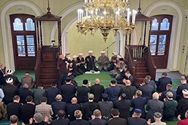 莫斯科历史清真寺在修复后重新开放